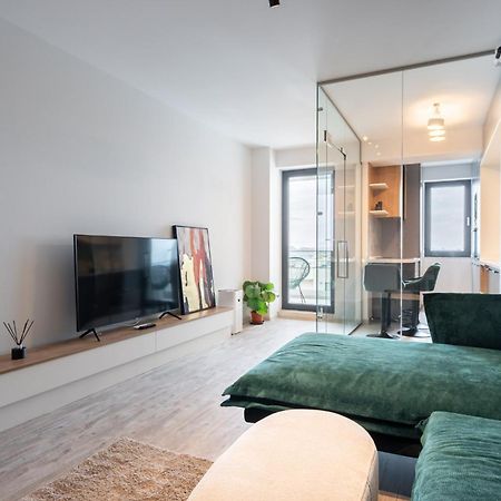 Classy Sassy - Elegant Escape In Timpuri Noi Boekarest Buitenkant foto