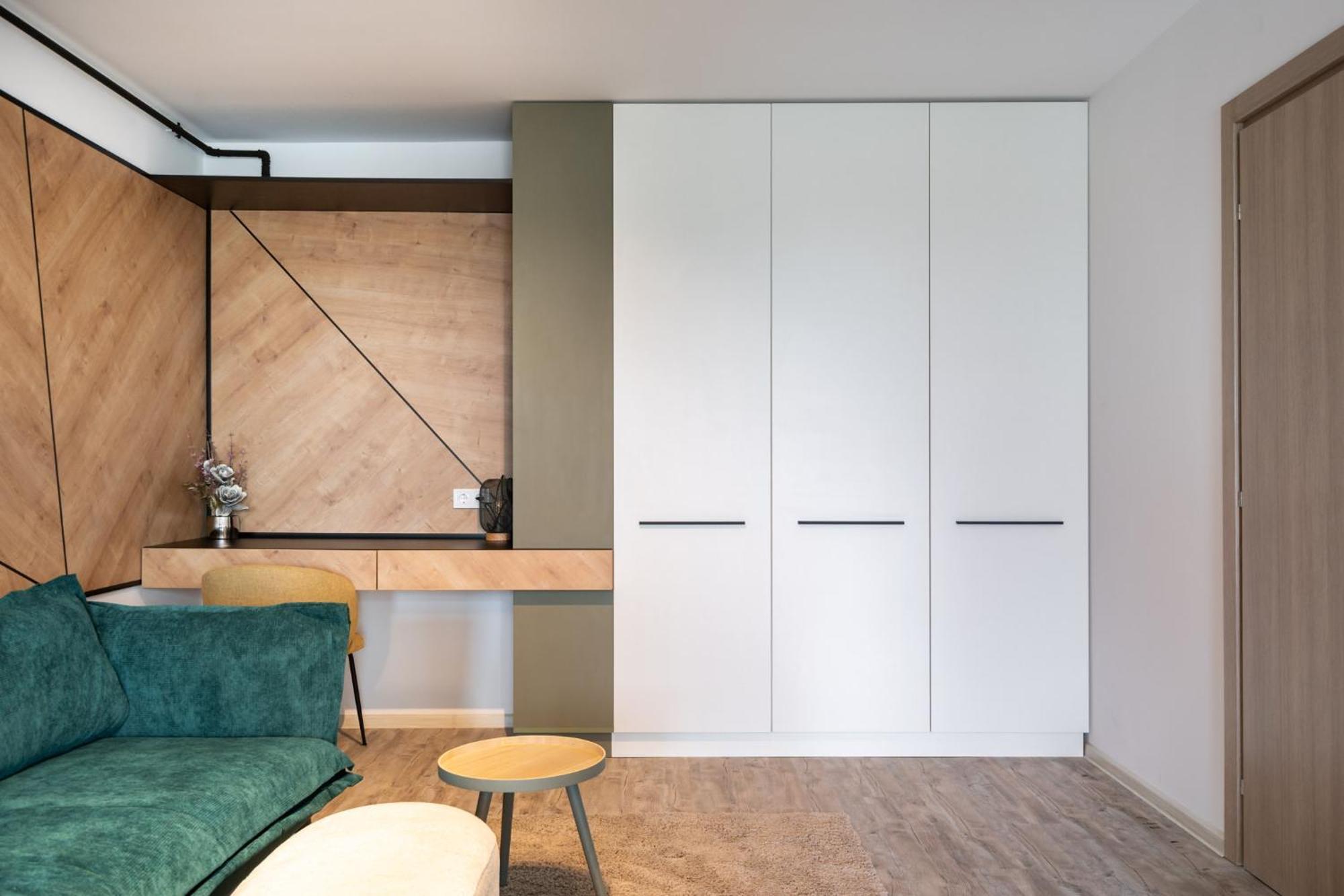 Classy Sassy - Elegant Escape In Timpuri Noi Boekarest Buitenkant foto