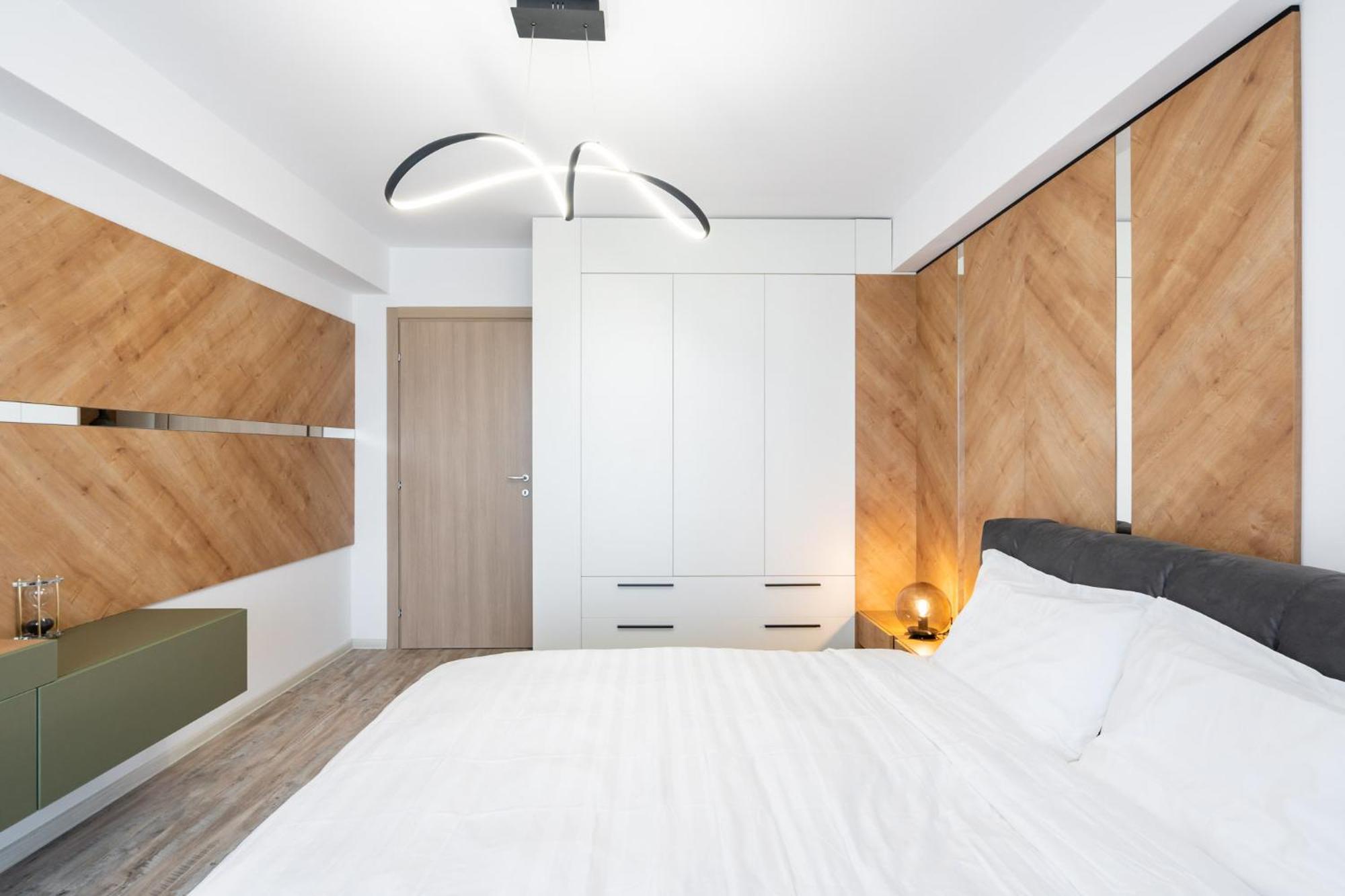 Classy Sassy - Elegant Escape In Timpuri Noi Boekarest Buitenkant foto