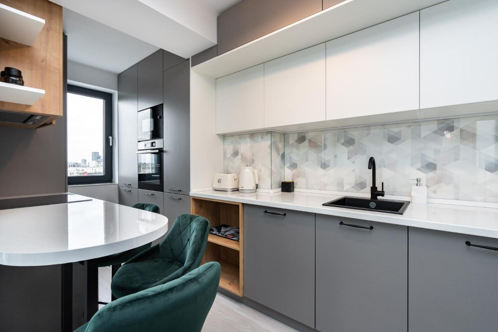 Classy Sassy - Elegant Escape In Timpuri Noi Boekarest Buitenkant foto