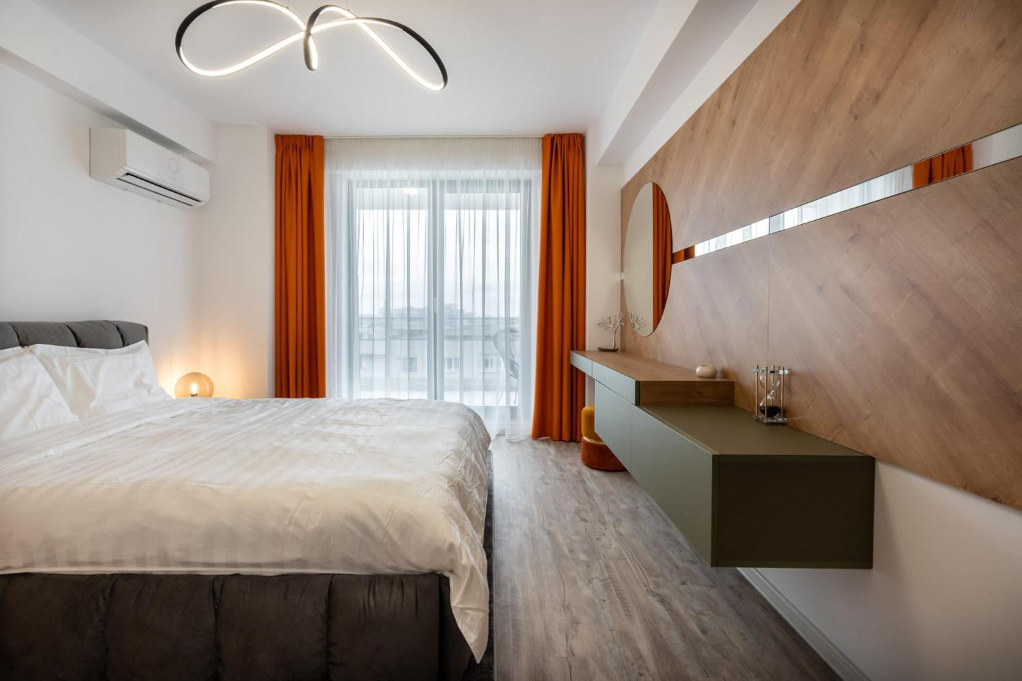 Classy Sassy - Elegant Escape In Timpuri Noi Boekarest Buitenkant foto