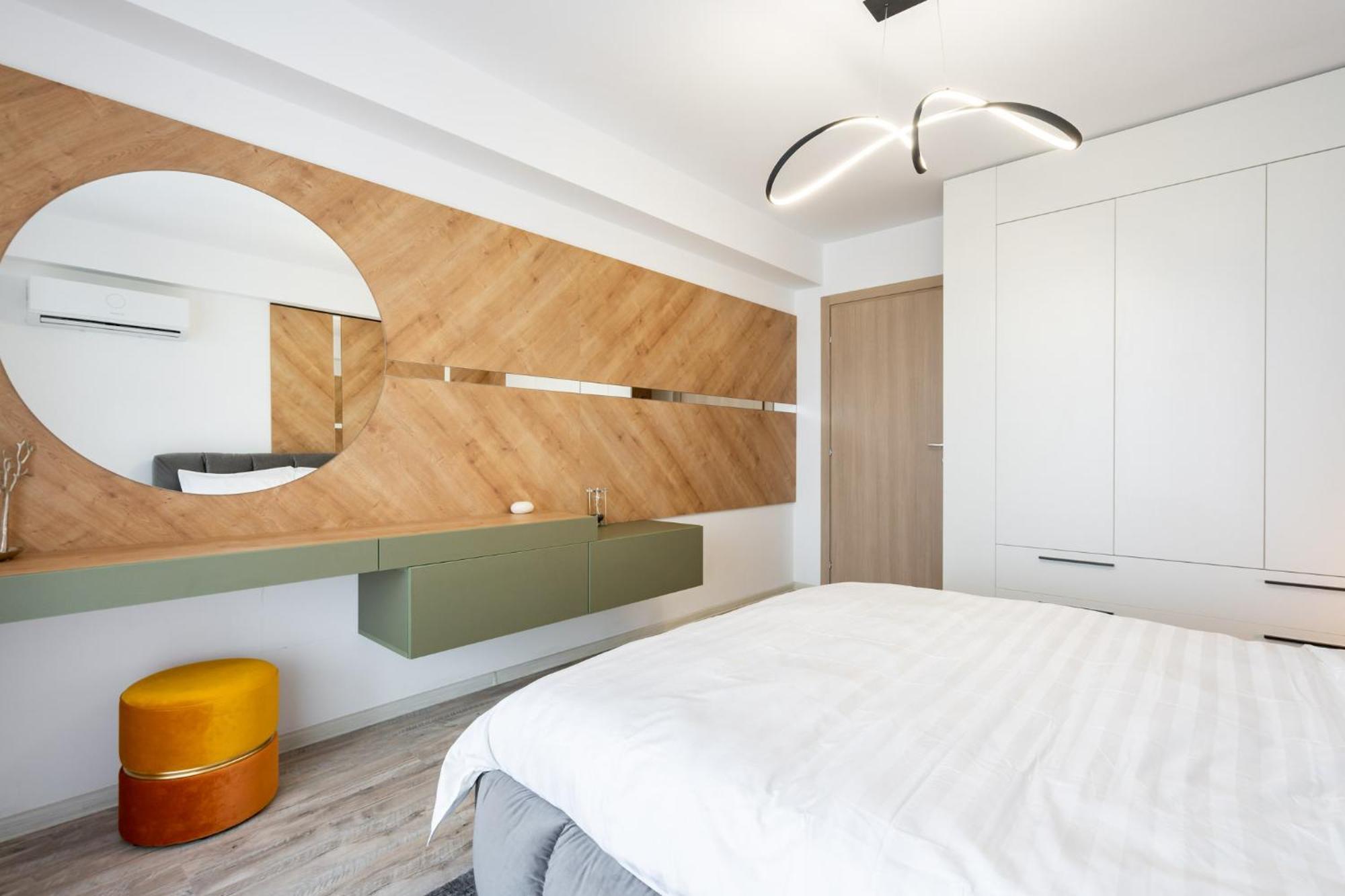 Classy Sassy - Elegant Escape In Timpuri Noi Boekarest Buitenkant foto