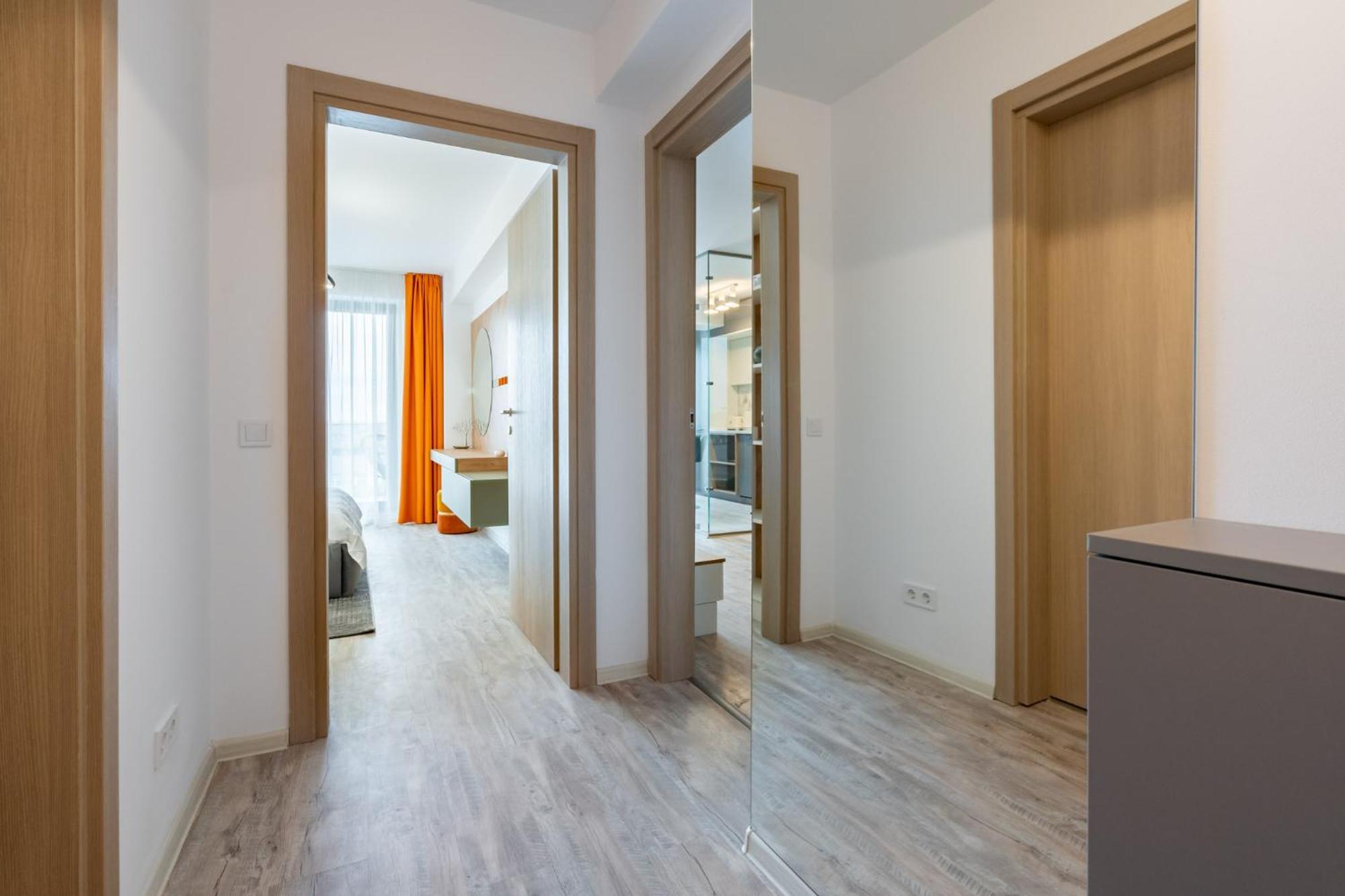 Classy Sassy - Elegant Escape In Timpuri Noi Boekarest Buitenkant foto