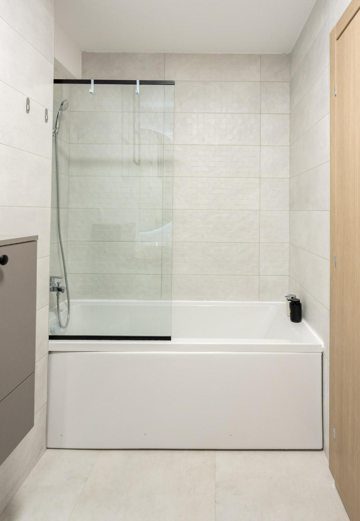 Classy Sassy - Elegant Escape In Timpuri Noi Boekarest Buitenkant foto