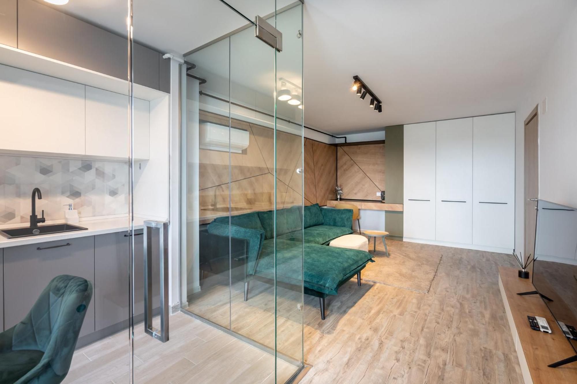 Classy Sassy - Elegant Escape In Timpuri Noi Boekarest Buitenkant foto
