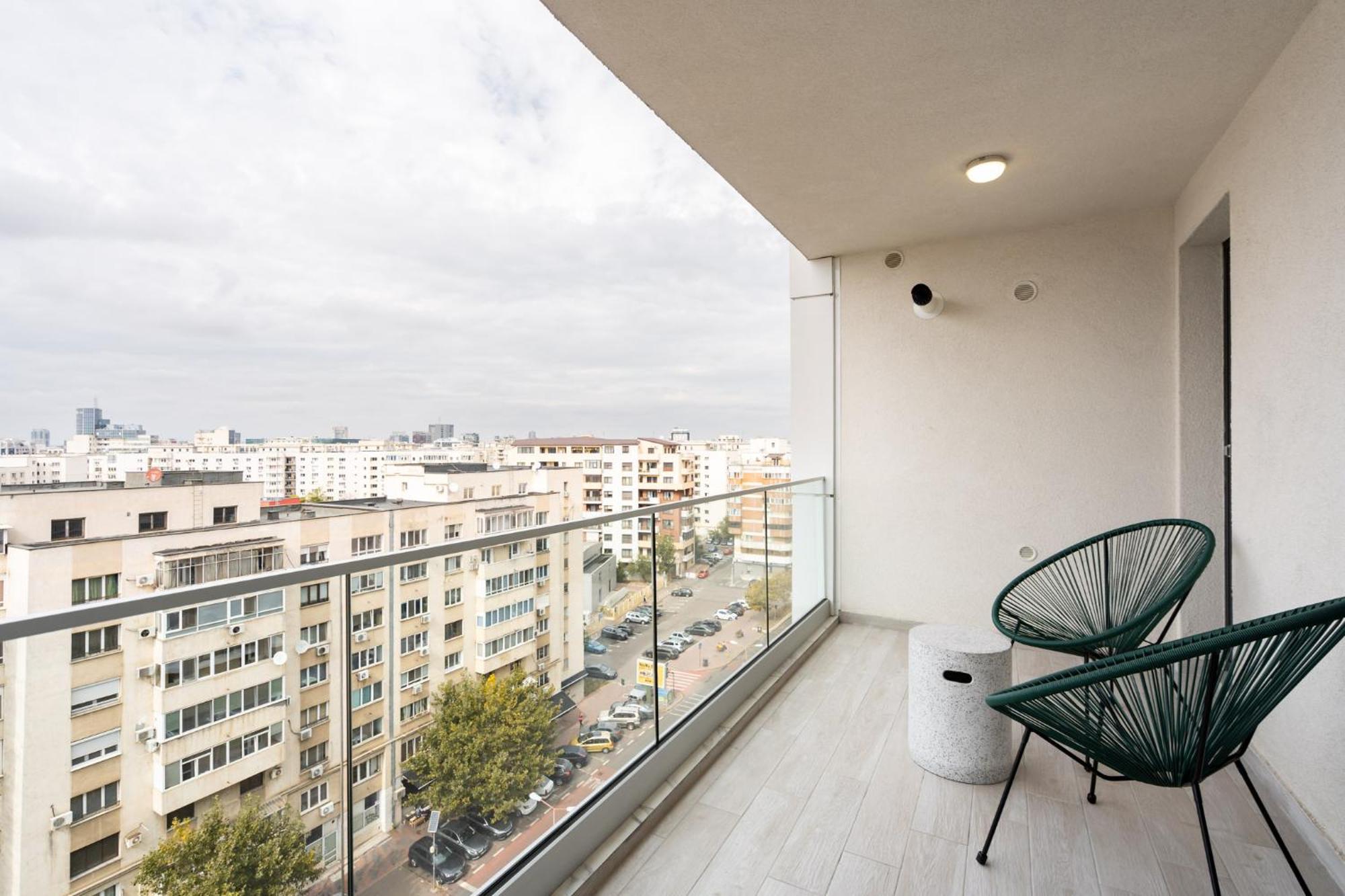 Classy Sassy - Elegant Escape In Timpuri Noi Boekarest Buitenkant foto